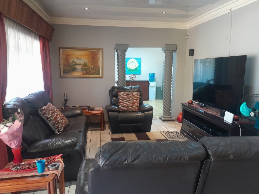 4 Bedroom Property for Sale in Oos Einde North West